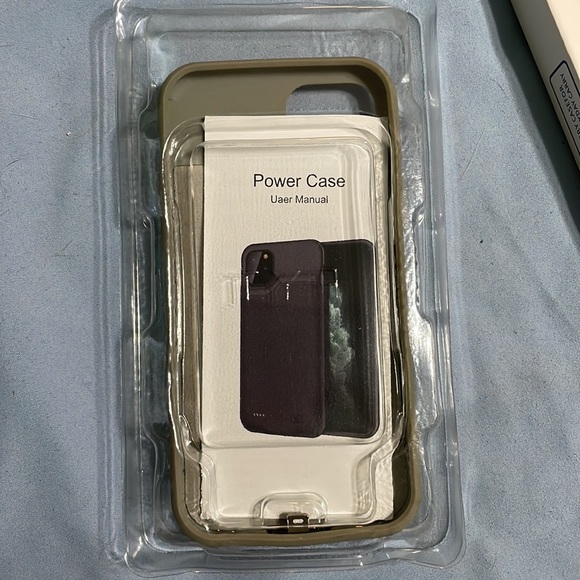 NWT! A38 5200mAh Battery Case for iPhone 11 Pro. - Picture 7 of 7